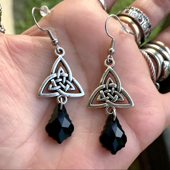 Celtic knot dangly earrings & black austrian crystals boho goth stainless steel - Picture 4 of 11